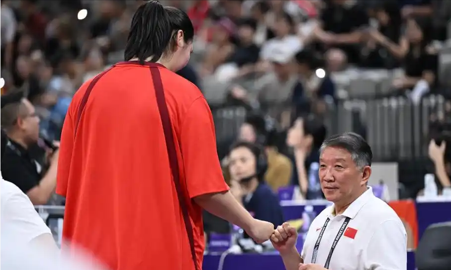 mk体育直播赛后体能课后，芝加哥公牛篮板制胜备战亚冠，压力陡增，细节决定成败的简单介绍