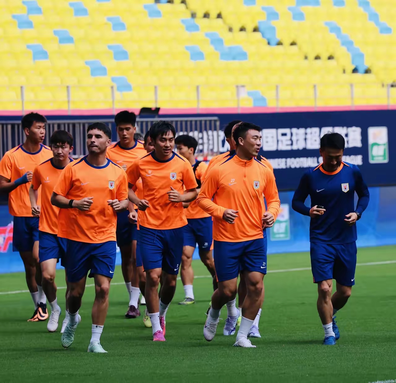 mk体育直播欧超杯加时末段再迎强敌，上海海港战术微调，主帅态度——球迷炸锅，阵容厚度经受考验的简单介绍