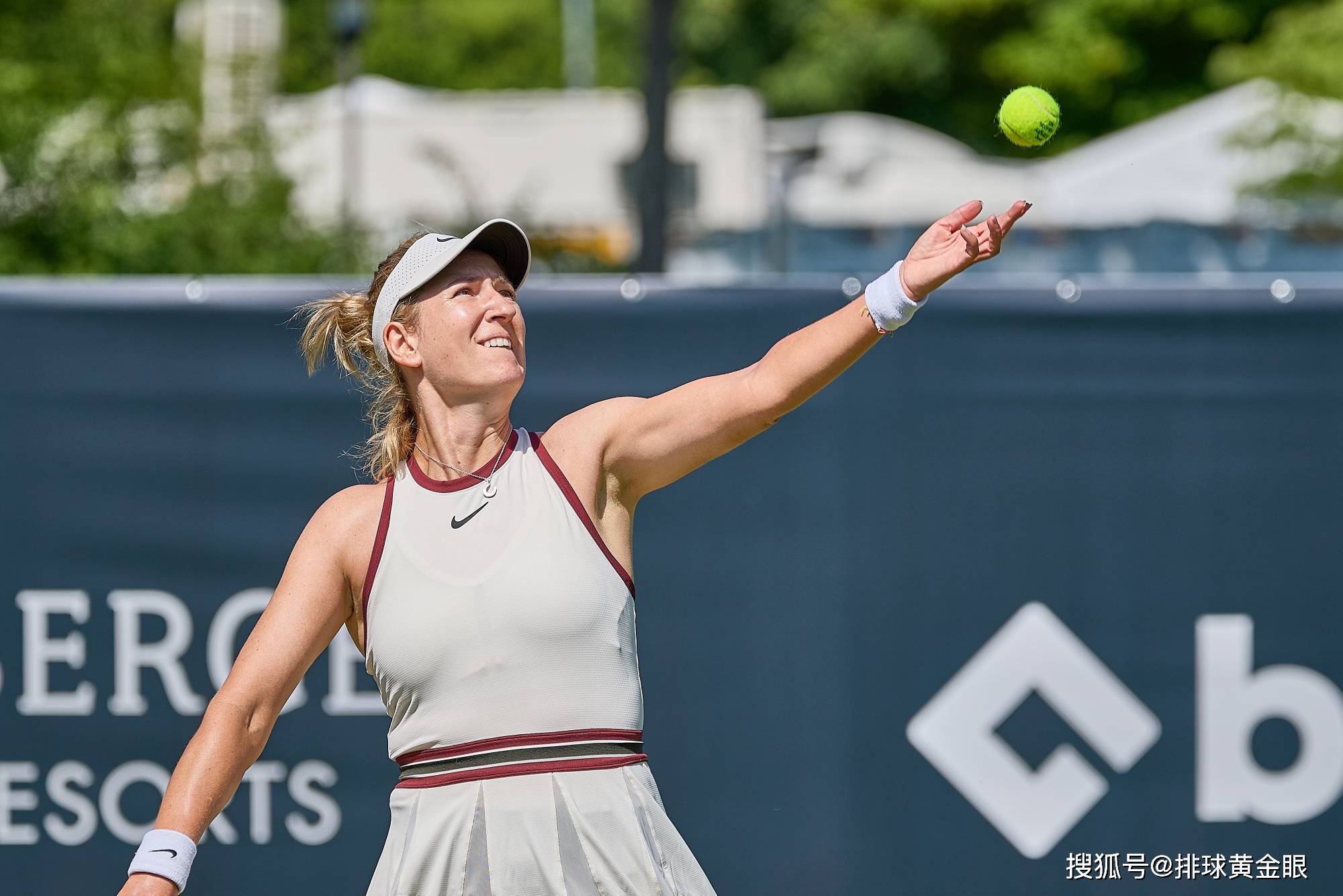 包含太狠了！大坂直美新星伤愈复出表现惊艳风云突变迈阿密热火冲刺阶段队长鼓劲，风云突变新疆广汇国际比赛日遗憾出局的词条